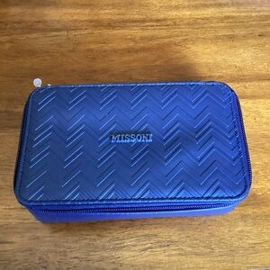 New DELTA MISSONI Luxury Delta One Travel Amenity Kit Collectible Souvenir‎ Bag